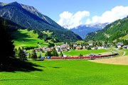 Жители швейцарской деревни запретили туристам ее фотографировать