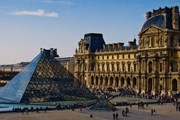 Парижский Лувр закрыт из-за коронавируса